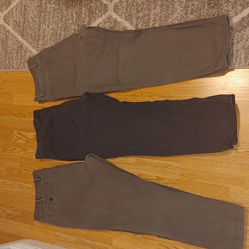 Three men's cotton khaki pants 38/30 Gap